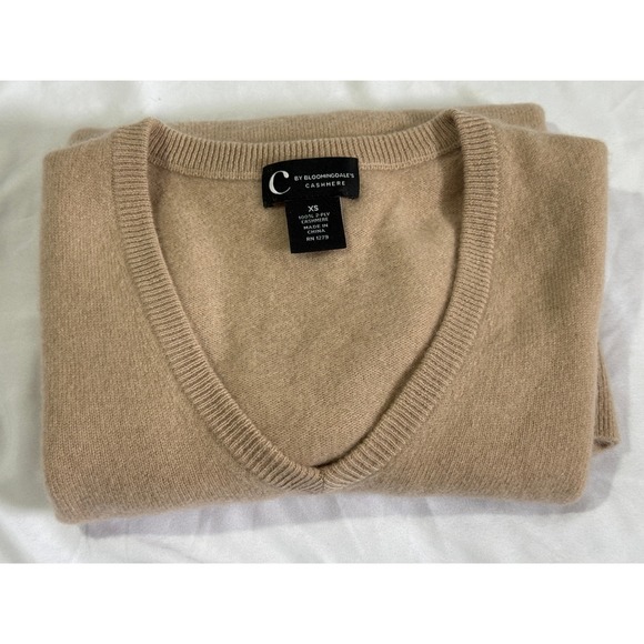 C by Bloomingdale's V-Neck 2-Ply Cashmere Sweater XS Tan - Picture 4 of 6